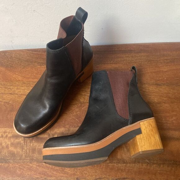 Bernardo Black and Brown Ankle Booties - Picture 10 of 10